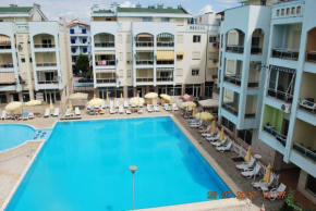 Arbi's Pool View Apartment